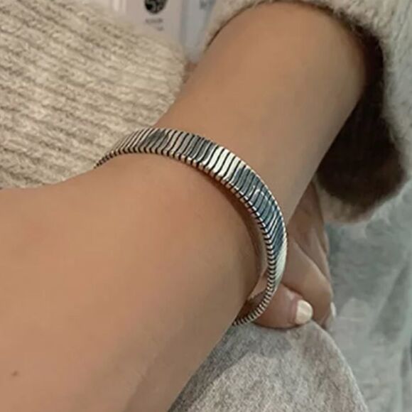 The Minimalist Cuff Bracelet in 925 open, adjustable unisex - Picture 3 of 12